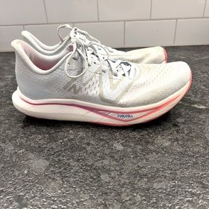 New Balance Fuel Cell size 9.5